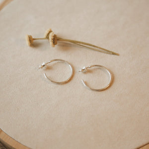 minimalist hoop earrings